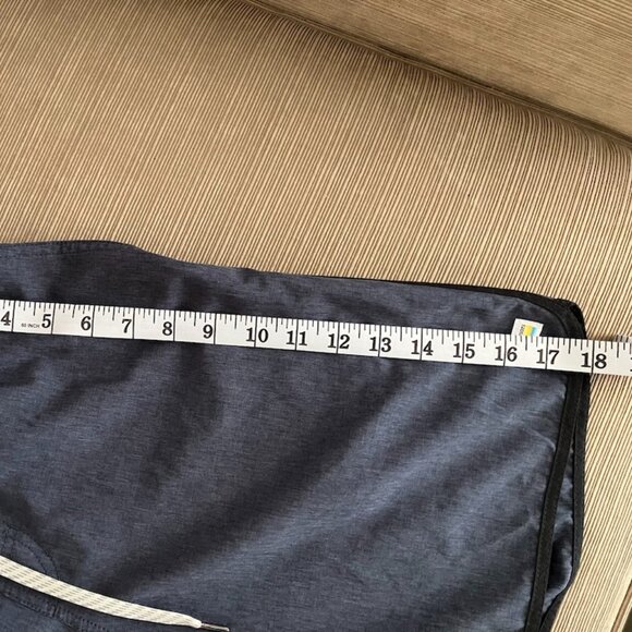 Vuori Banks Shorts Size S 9" Inseam - Picture 4 of 6